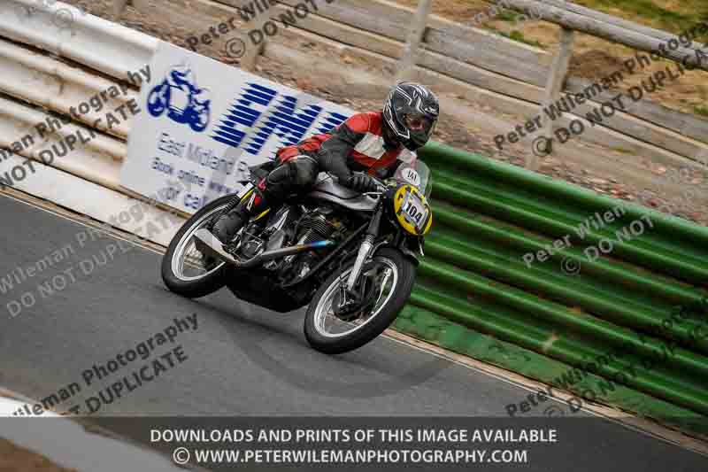 Vintage motorcycle club;eventdigitalimages;mallory park;mallory park trackday photographs;no limits trackdays;peter wileman photography;trackday digital images;trackday photos;vmcc festival 1000 bikes photographs